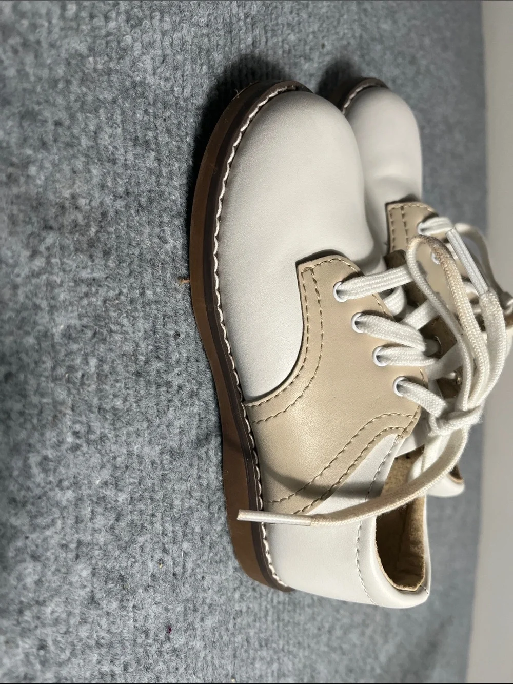 FootMates White and Cream Kids Lace-Up Dress Shoes